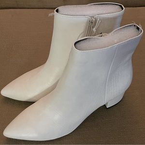 NWT EXPRESS White Crocodile Booties! FINAL SALE!
